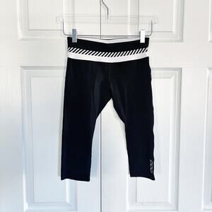 Lorna Jane Compression Capri Leggings Black White Stripe